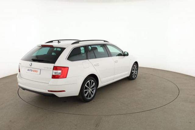 Skoda Octavia image 9