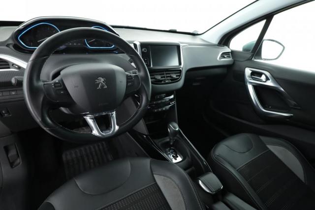Peugeot 2008 image 3