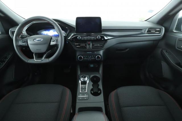 Ford Kuga image 4