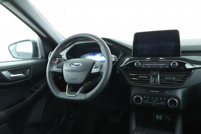 Ford Kuga image 3