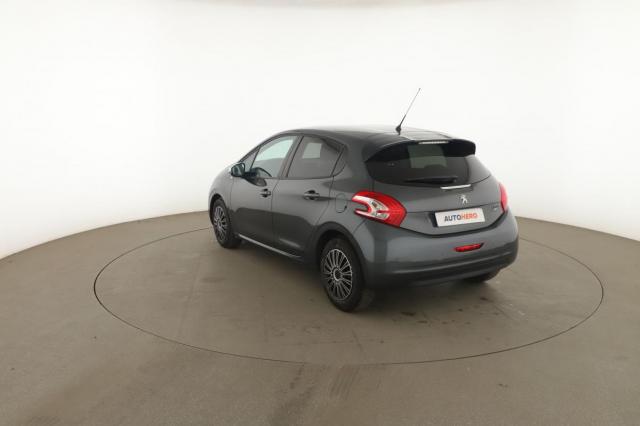 Peugeot 208 image 9