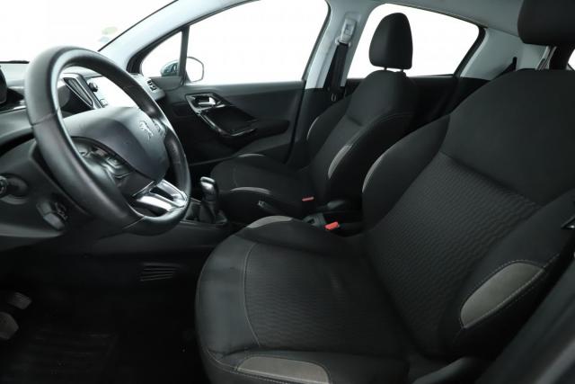 Peugeot 208 image 4