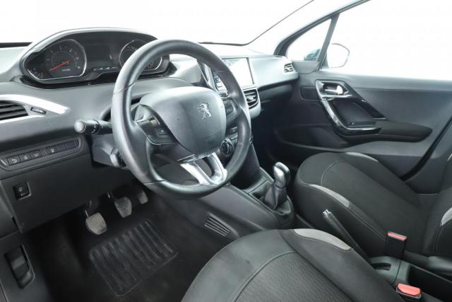 Peugeot 208 image 2