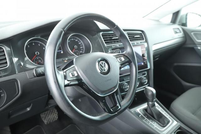 Volkswagen Golf image 7