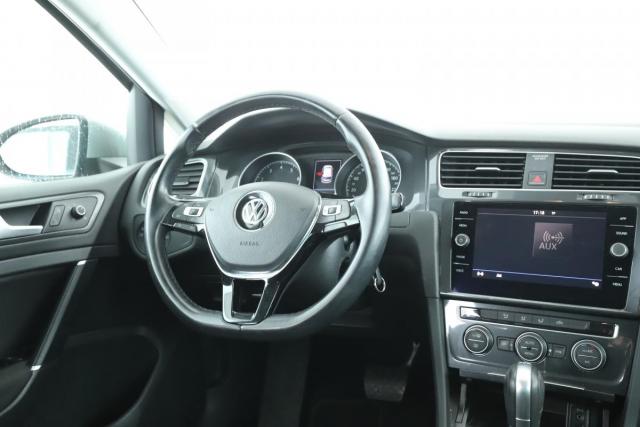 Volkswagen Golf image 1