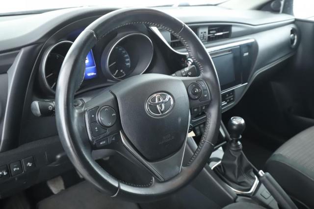 Toyota Auris image 5