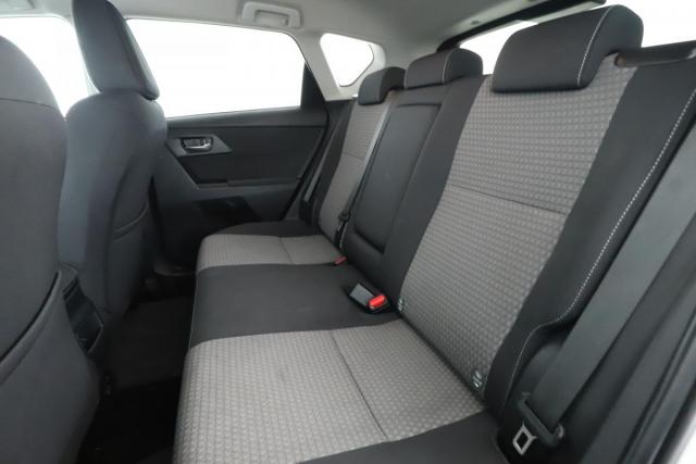 Toyota Auris image 2