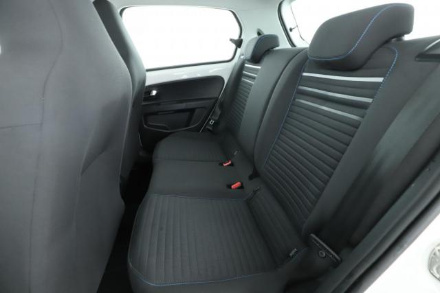 Volkswagen Up! image 9