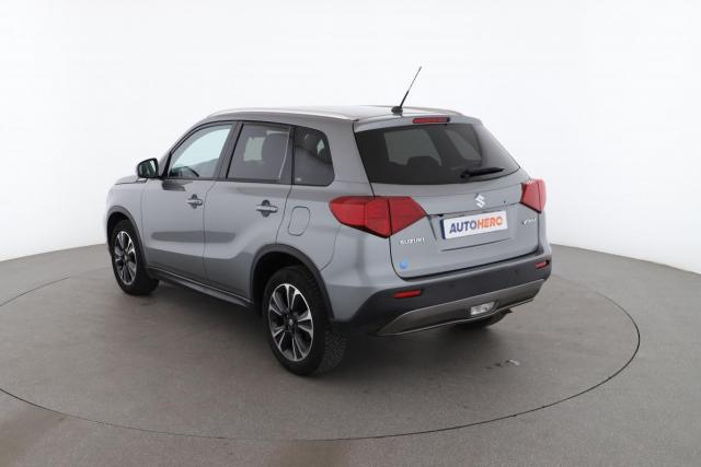 Suzuki Vitara image 6