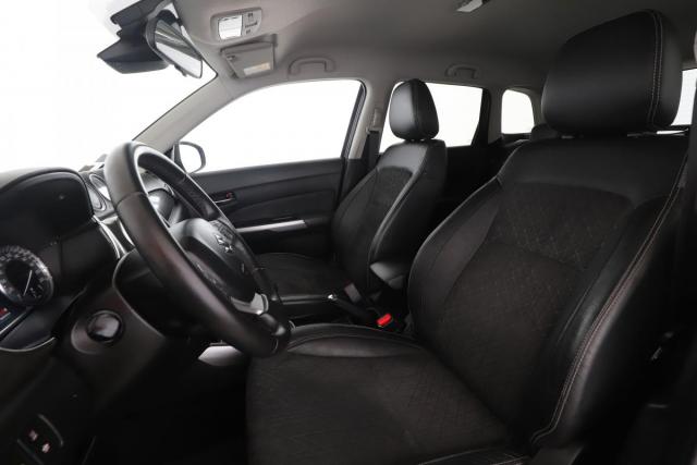 Suzuki Vitara image 3