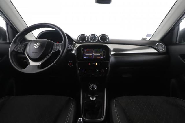 Suzuki Vitara image 5
