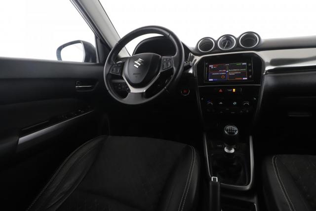 Suzuki Vitara image 1