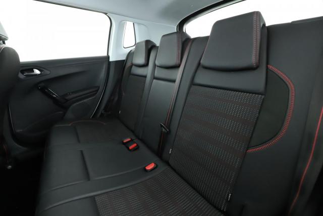 Peugeot 2008 image 7