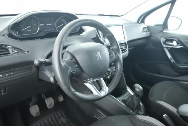 Peugeot 208 image 4