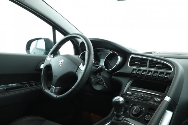 Peugeot 3008 image 2