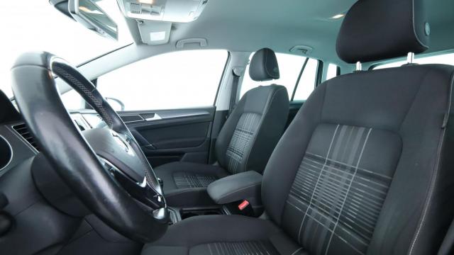 Volkswagen Golf Sportsvan image 5