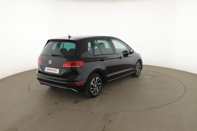 Volkswagen Golf Sportsvan image 5