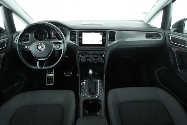 Volkswagen Golf Sportsvan image 2