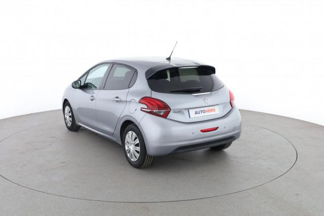 Peugeot 208 image 2
