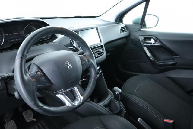 Peugeot 208 image 1