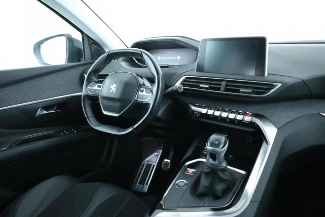 Peugeot 3008 image 2