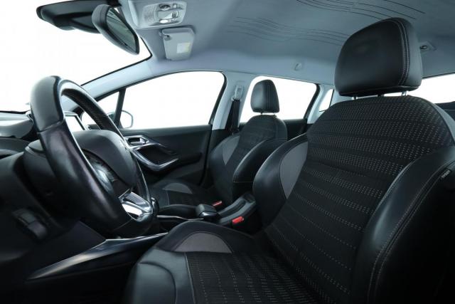 Peugeot 2008 image 9