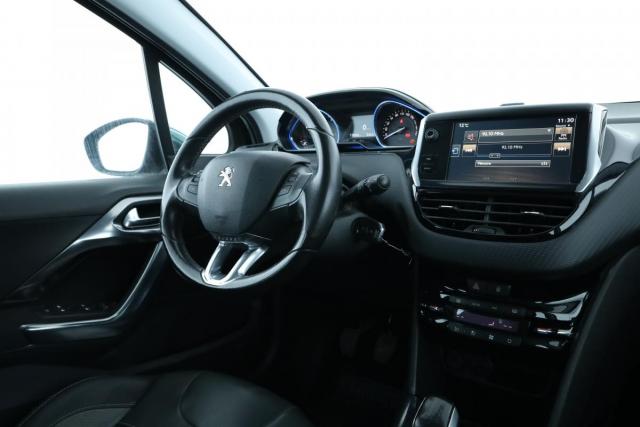 Peugeot 2008 image 2