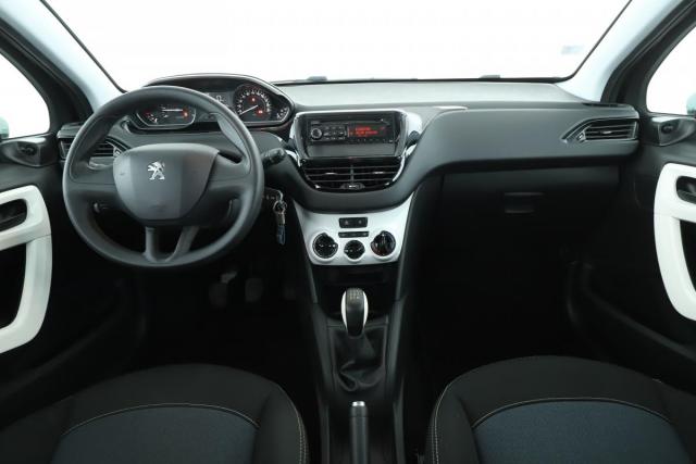 Peugeot 208 image 1