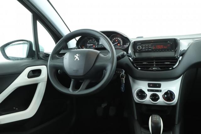 Peugeot 208 image 8