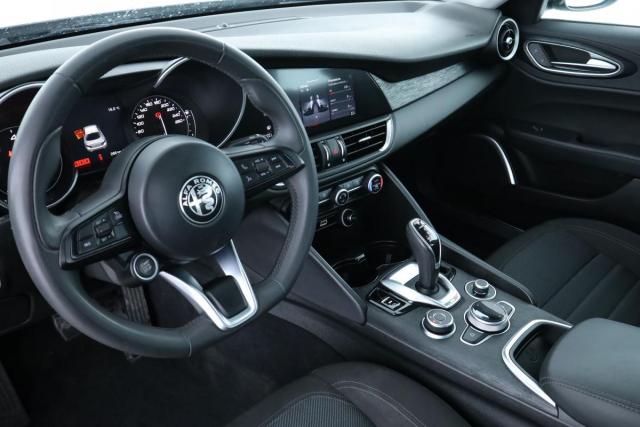 Alfa Romeo Giulia image 3