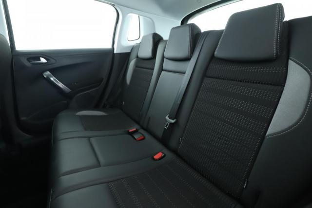 Peugeot 2008 image 6