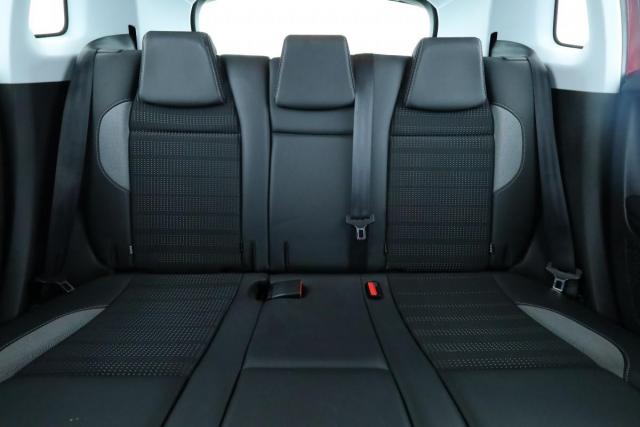 Peugeot 2008 image 3