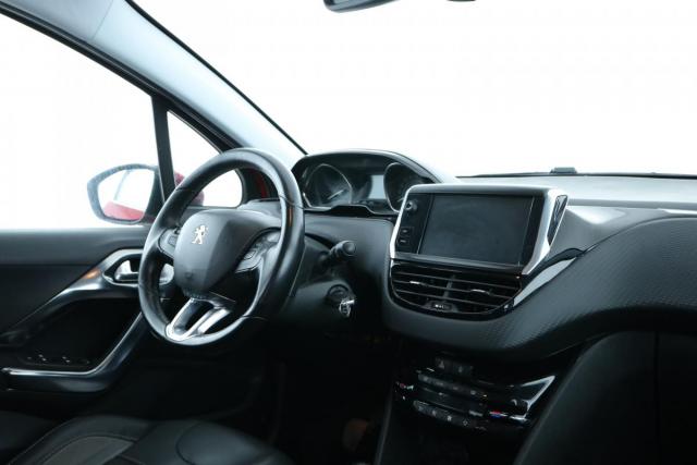 Peugeot 2008 image 2