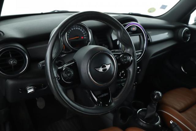 Mini Cabrio image 6