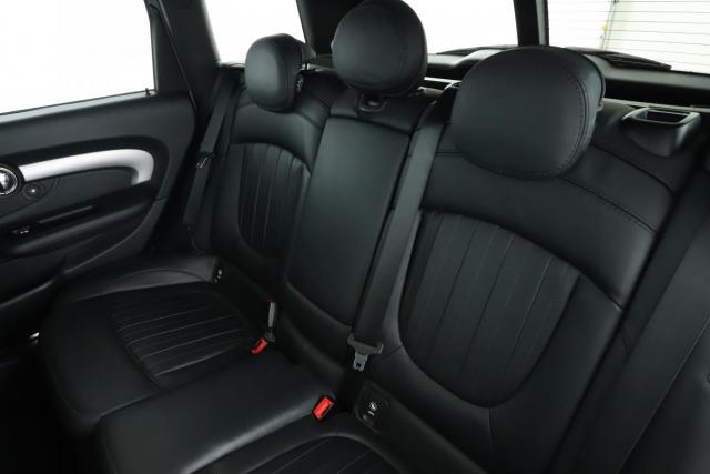 Mini Clubman image 9