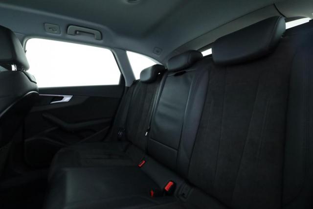 Audi A4 Allroad image 9