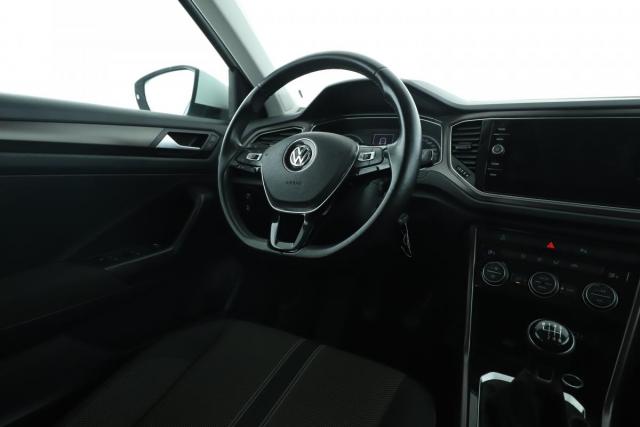 Volkswagen T-Roc image 2