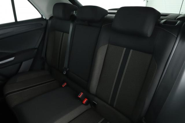 Volkswagen T-Roc image 8