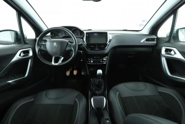 Peugeot 2008 image 8