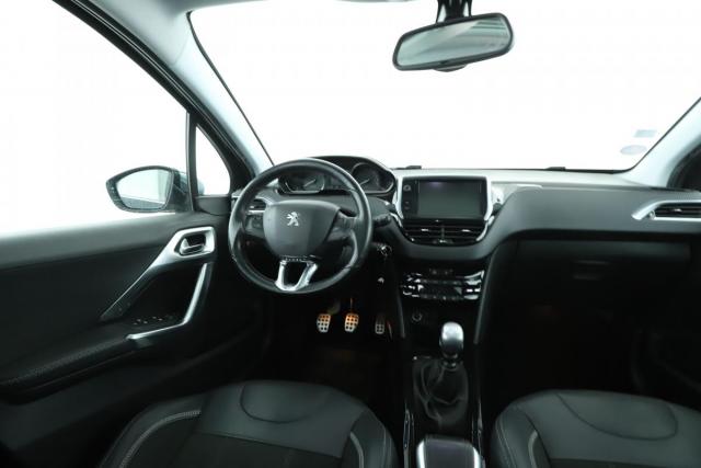 Peugeot 2008 image 1