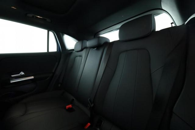 Mercedes Benz Gla image 1