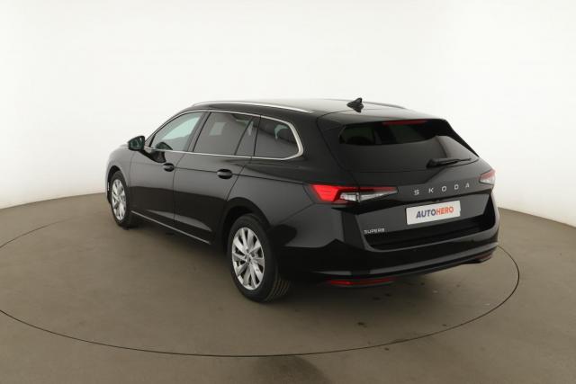 Skoda Superb Combi image 1