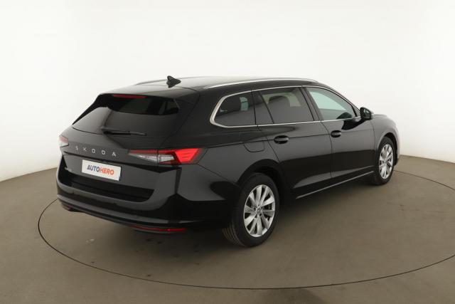 Skoda Superb Combi image 5