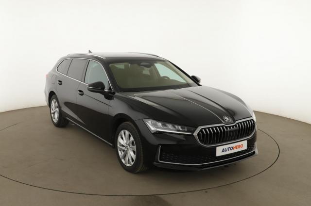 Skoda Superb Combi image 2