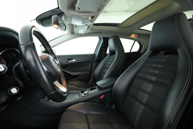 Mercedes Benz Gla image 8