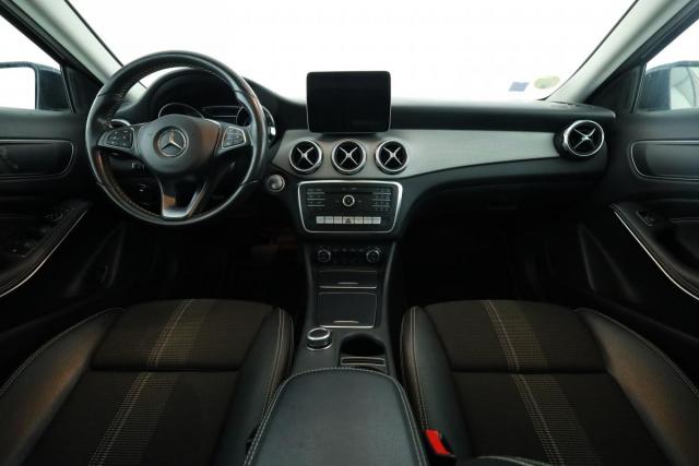 Mercedes Benz Gla image 9