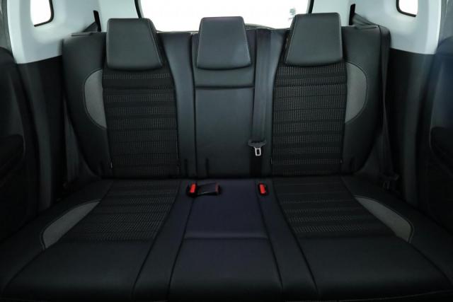 Peugeot 2008 image 6