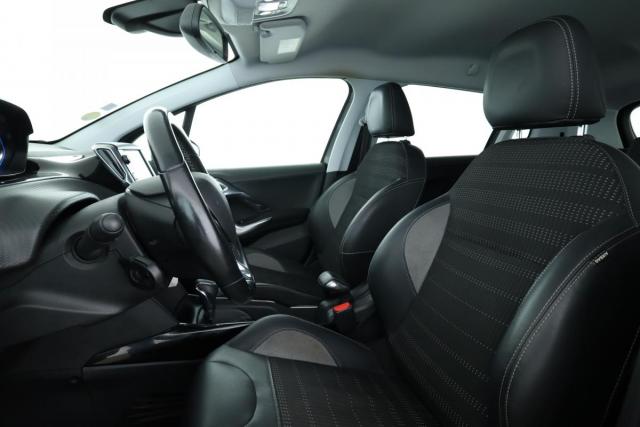 Peugeot 2008 image 3