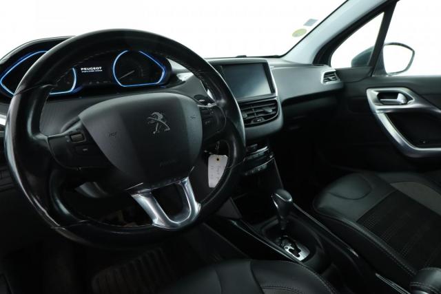 Peugeot 2008 image 8