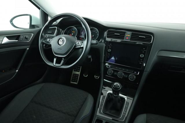 Volkswagen Golf image 6